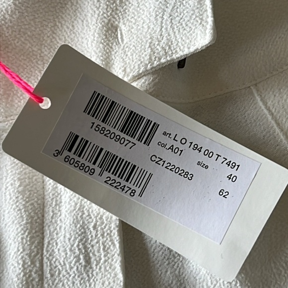 See by Chloe white pleated shorts. NWT. 4 (40) - Picture 4 of 8